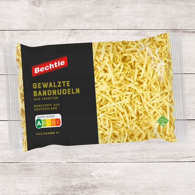 Bechtle Verpackung der gewalzten Bandnudeln.